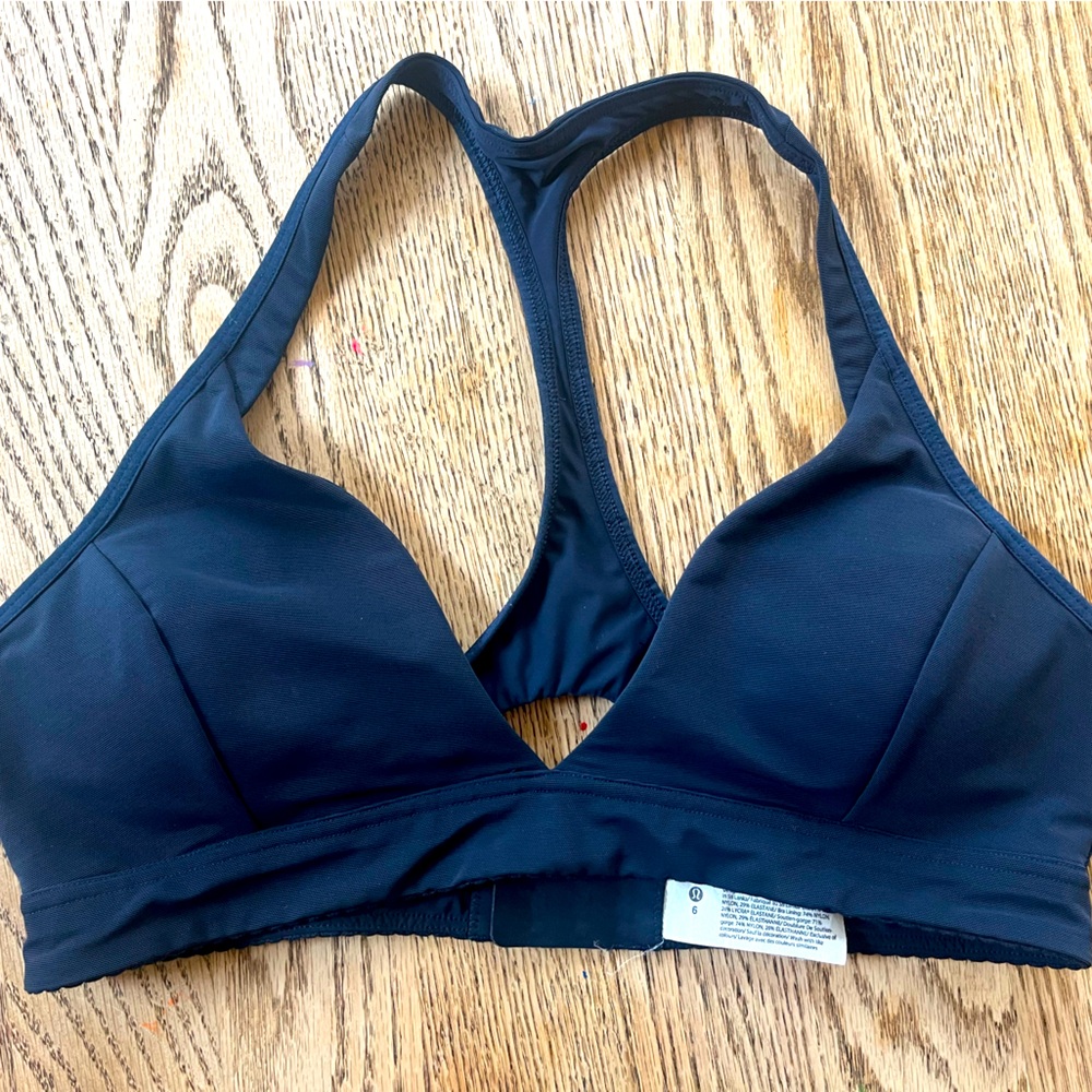 Lululemon sports bra size 6